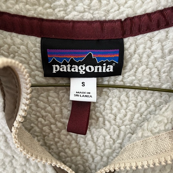 Women’s Patagonia Fleece - Picture 3 of 3